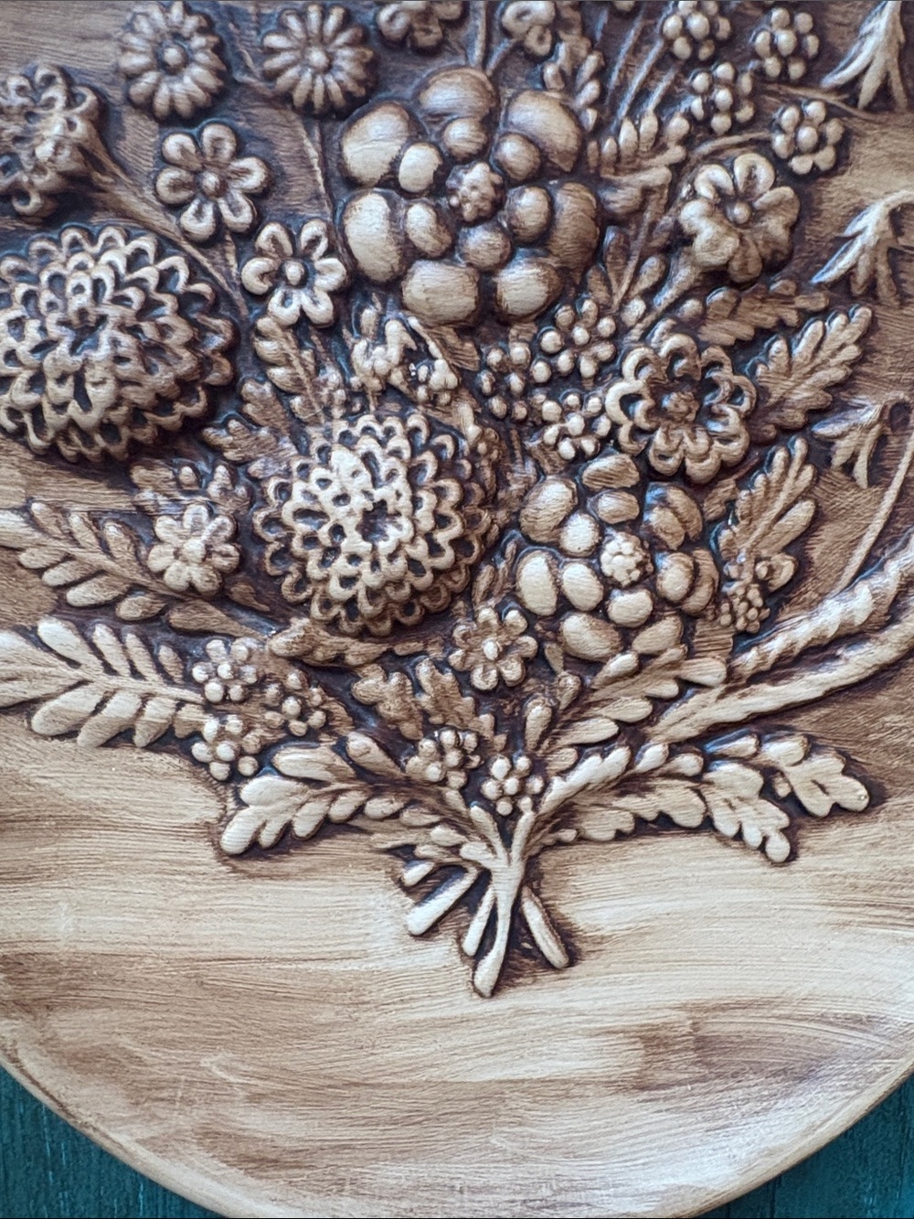 1981 Ceramic Floral Wall Plaques Set of 2 - Picture 6 of 12